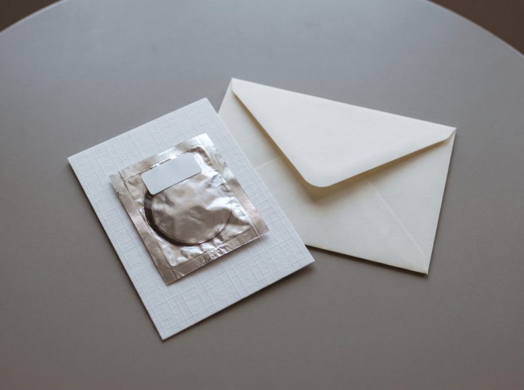 Foil-sealed hair specimen for segmented testing